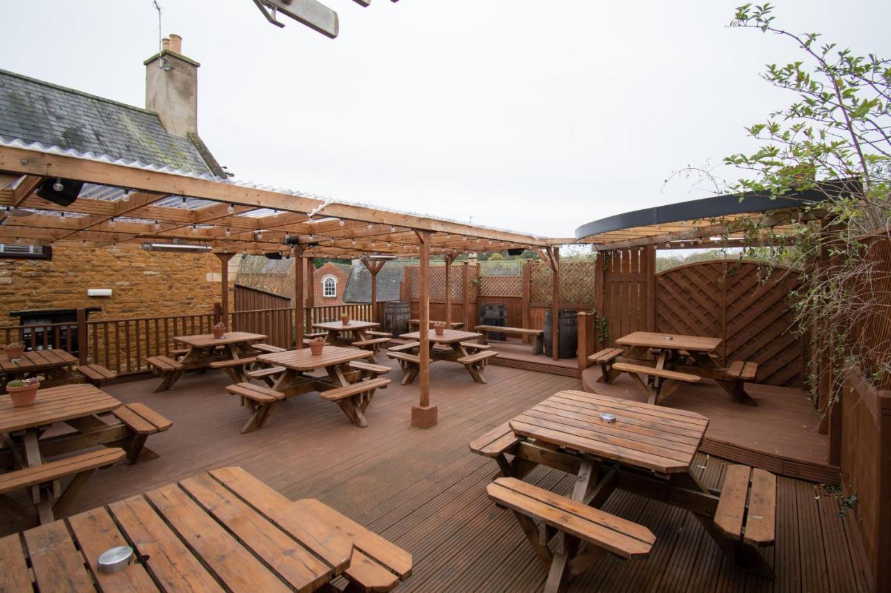 Hotel Royal George Great Easton  Esterno foto