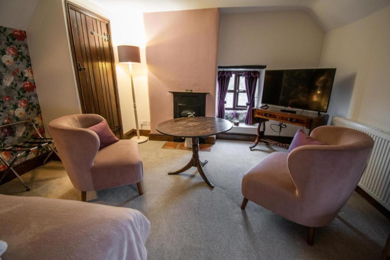 Hotel Royal George Great Easton  Esterno foto