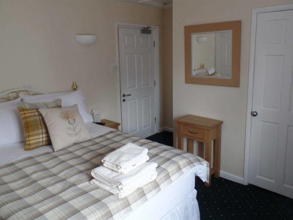 Hotel Royal George Great Easton  Esterno foto